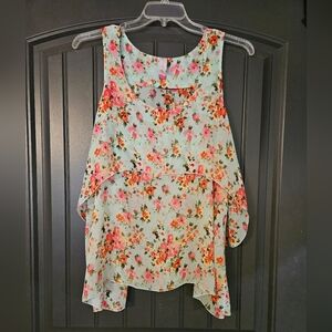 Sleeveless Layered Top